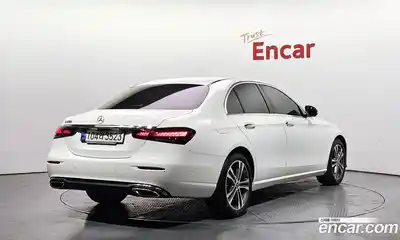 Mercedes-Benz E-Class 2023 2.0 Автомат в Москве № 622941, миниатюра 2
