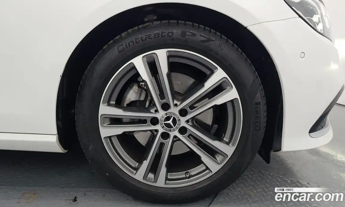 Mercedes-Benz E-Class 2023 2.0 Автомат в Москве № 622941, фото 5