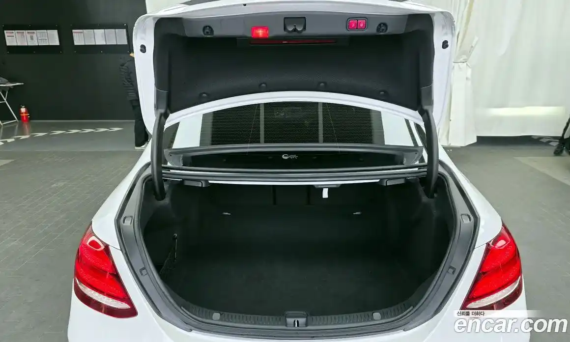 Mercedes-Benz E-Class 2020 2.0 Автомат в Москве № 623303, фото 20