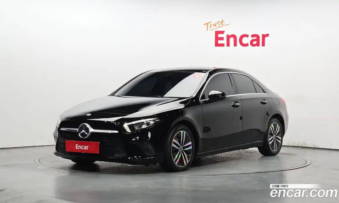 Mercedes-Benz A-Class 2021 2.0 Автомат в Москве № 624488, фото 1