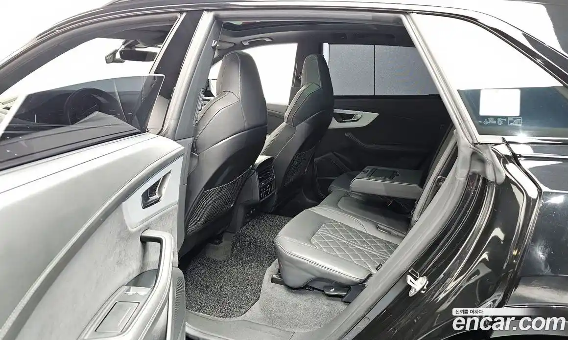 Audi Q8 2023 3.0 Автомат в Москве № 624803, фото 11