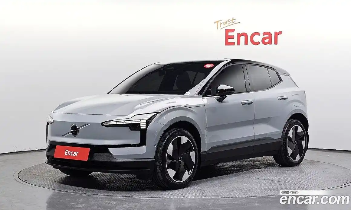 Volvo EX30 2025 0.2 Автомат в Москве № 626135, фото 1