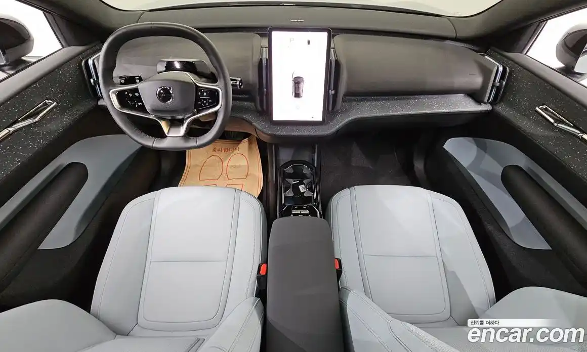 Volvo EX30 2025 0.2 Автомат в Москве № 626135, фото 7