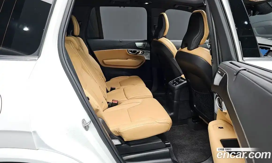 Volvo XC90 2024 2.0 Автомат в Москве № 626194, фото 11