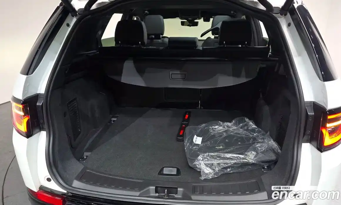 Land Rover Discovery Sport 2025 2.0 Автомат в Москве № 627289, фото 19