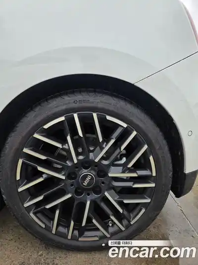 Mini Cooper 2024 0.1 Автомат в Москве № 628230, миниатюра 12