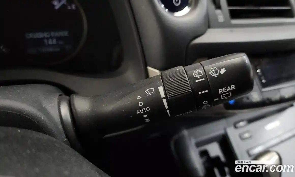 Lexus CT200h 2017 1.8 Автомат в Москве № 628659, фото 15