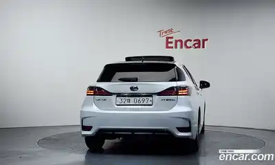 Lexus CT200h 2017 1.8 Автомат в Москве № 628659, миниатюра 4