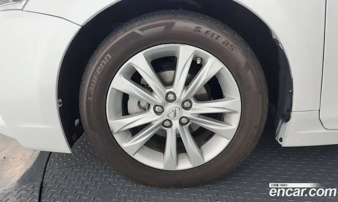 Lexus CT200h 2017 1.8 Автомат в Москве № 628659, фото 5