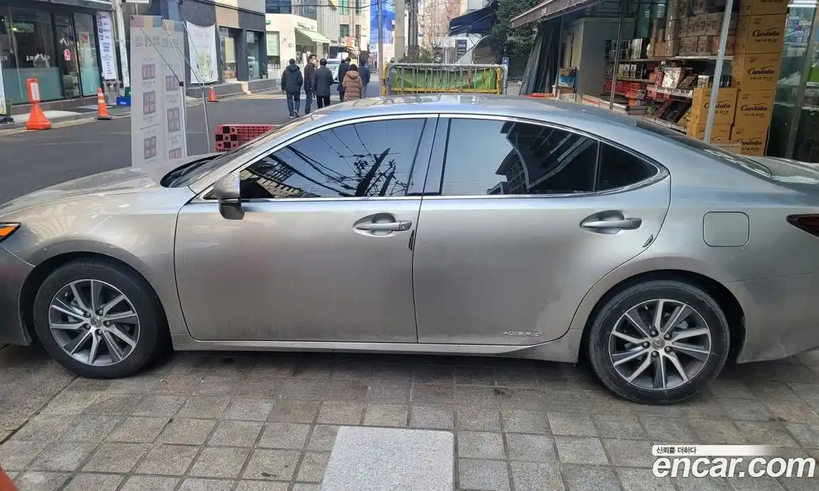 Lexus ES 2017 2.5 Автомат в Москве № 628783, фото 4