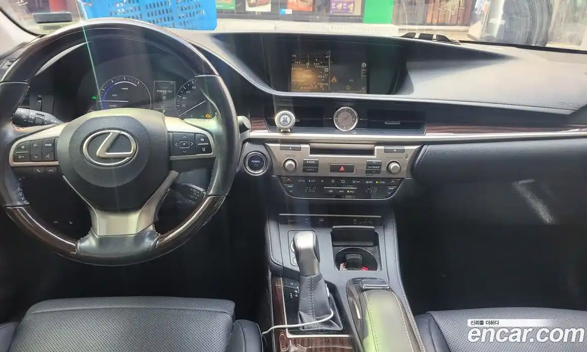 Lexus ES 2017 2.5 Автомат в Москве № 628783, фото 7