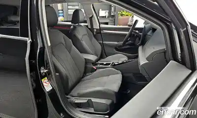 Volkswagen Golf 2026 2.0 Автомат в Москве № 628814, миниатюра 10