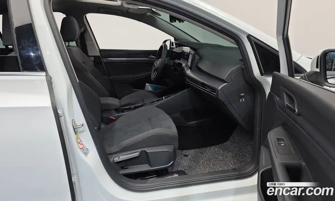 Volkswagen Golf 2022 2.0 Автомат в Москве № 628941, фото 11