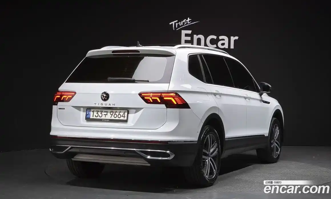 Volkswagen Tiguan 2023 2.0 Автомат в Москве № 629050, фото 1