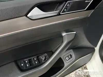Volkswagen Arteon 2019 2.0 Автомат в Москве № 629112, миниатюра 10