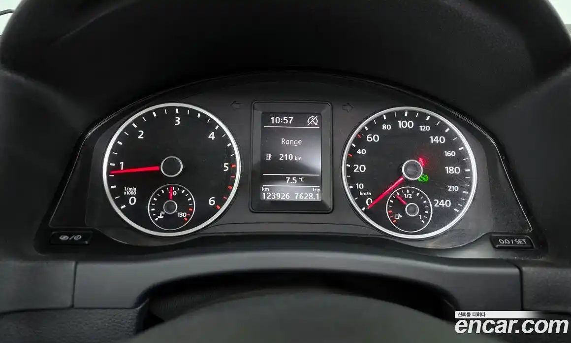 Volkswagen Tiguan 2016 2.0 Автомат в Москве № 629117, фото 8