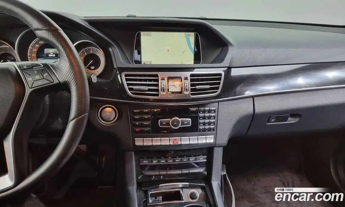 Mercedes-Benz E-Class 2014 3.5 Автомат в Москве № 139608, фото 14