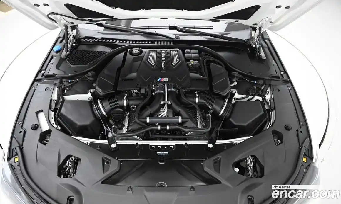 BMW M8 2024 4.4 Автомат в Москве № 153317, фото 6