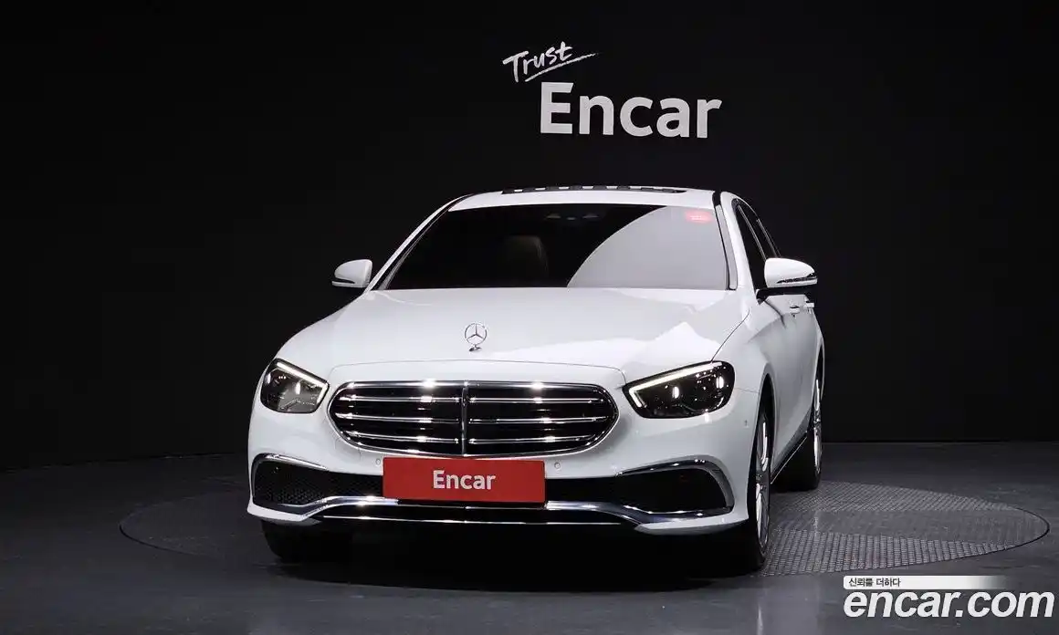 Mercedes-Benz E-Class 2021 2.0 Автомат в Москве № 161420, фото 3