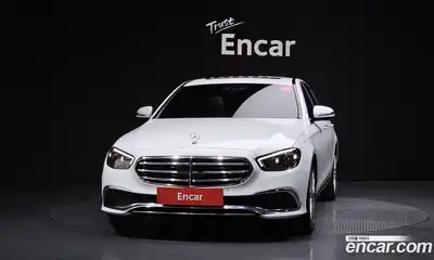 Mercedes-Benz E-Class 2021 2.0 Автомат в Москве № 161420, миниатюра 3