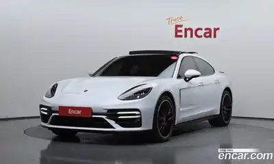 Porsche Panamera, 2023