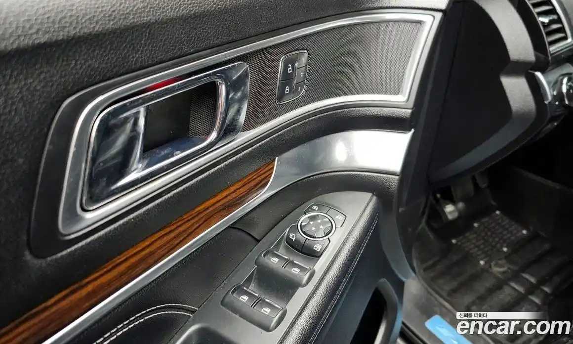 Ford Explorer 2017 2.3 Автомат в Москве № 255685, фото 16