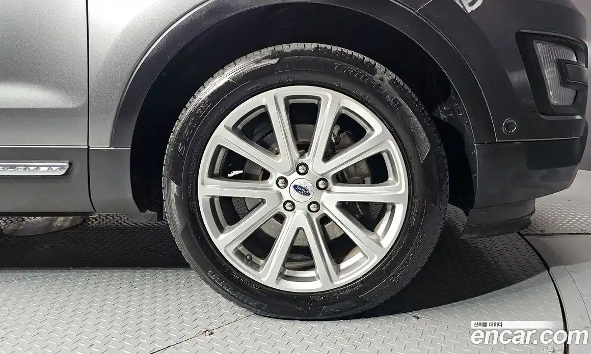 Ford Explorer 2017 2.3 Автомат в Москве № 255685, фото 5