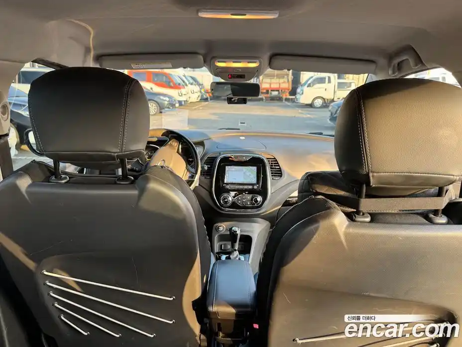 Renault QM3 2016 1.5 Автомат в Москве № 535856, фото 15