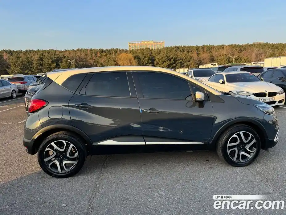 Renault QM3 2016 1.5 Автомат в Москве № 535856, фото 6