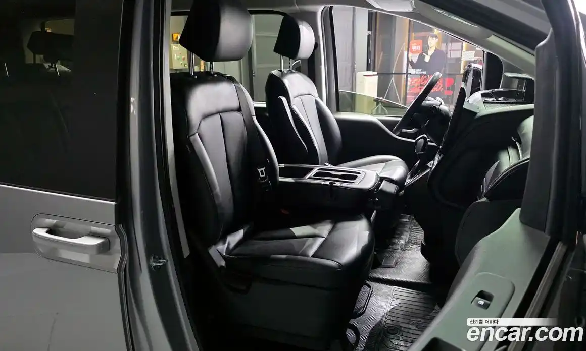 Hyundai Staria 2023 2.2 Автомат в Москве № 582566, фото 12