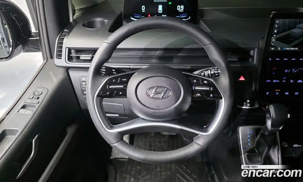 Hyundai Staria 2023 2.2 Автомат в Москве № 582566, фото 13