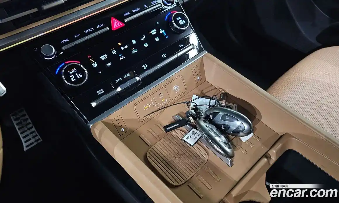 Hyundai Santa Fe 2024 1.6 Автомат в Москве № 583230, фото 18