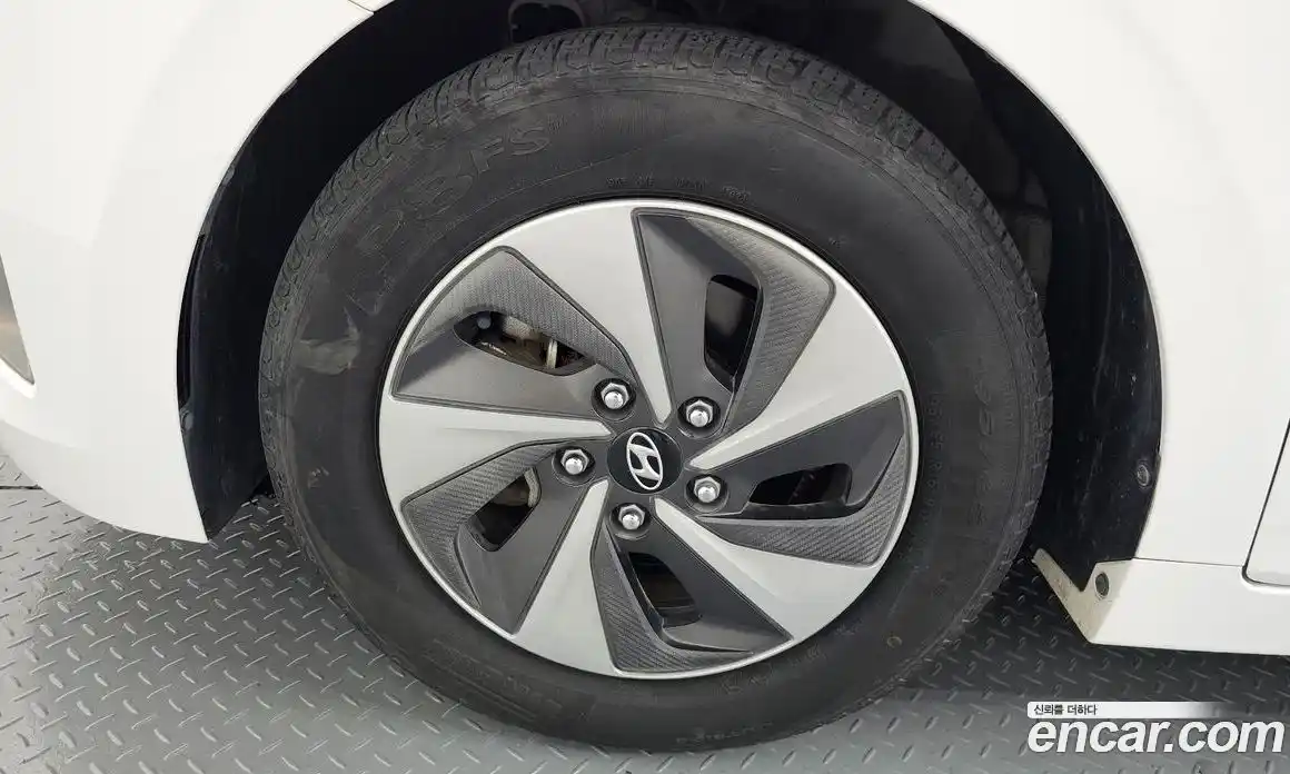 Hyundai Ioniq 2016 1.6 Автомат в Москве № 583653, фото 5