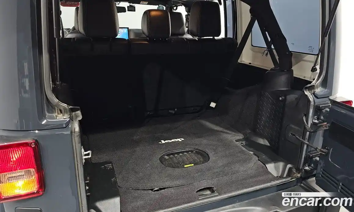 Jeep Wrangler 2017 3.6 Автомат в Москве № 584265, фото 19