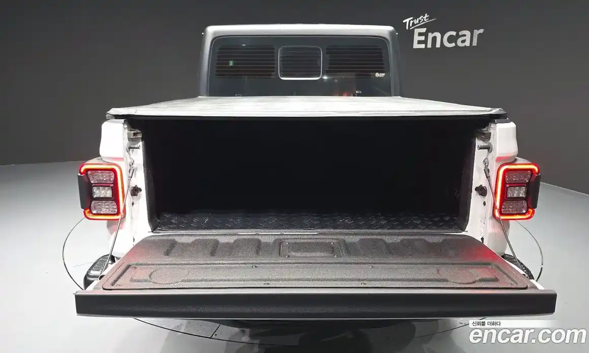 Jeep Gladiator 2023 3.6 Автомат в Москве № 584271, фото 20