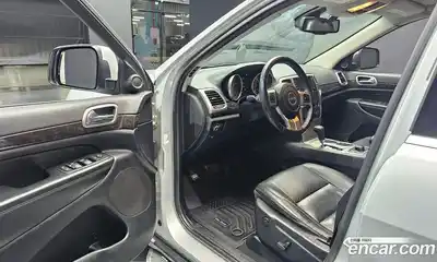 Jeep Cherokee 2013 3.0 Автомат в Москве № 584402, миниатюра 11