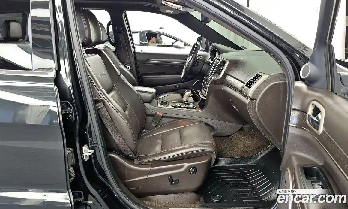 Jeep Cherokee 2016 3.0 Автомат в Москве № 584425, фото 11