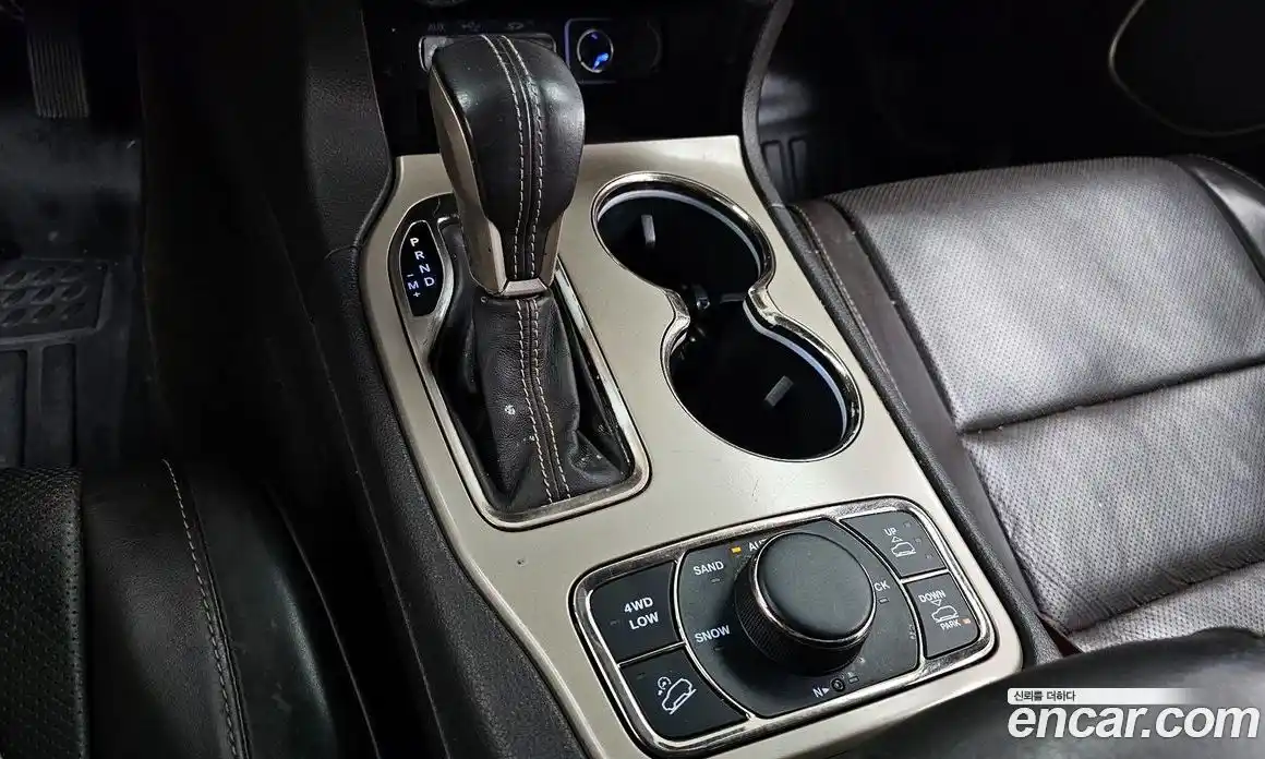 Jeep Cherokee 2016 3.0 Автомат в Москве № 584425, фото 9