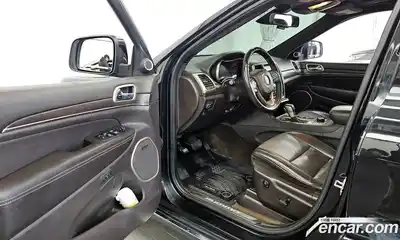 Jeep Cherokee 2016 3.0 Автомат в Москве № 584425, миниатюра 10