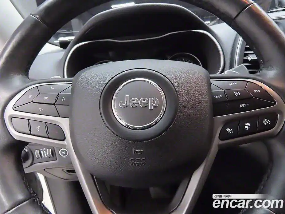 Jeep Cherokee 2019 2.4 Автомат в Москве № 584509, фото 15