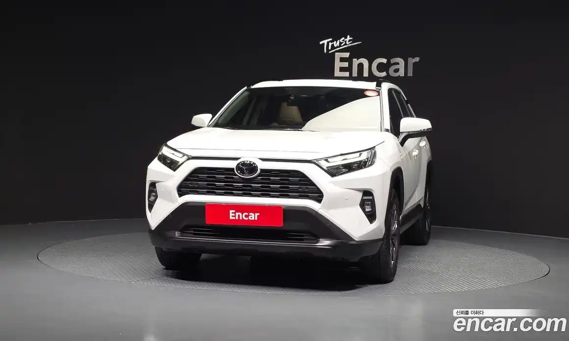 Toyota RAV4 2025 2.5 Автомат в Москве № 584559, фото 3