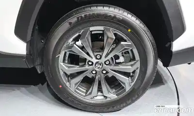 Toyota RAV4 2025 2.5 Автомат в Москве № 584559, миниатюра 5