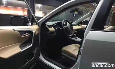 Toyota RAV4 2025 2.5 Автомат в Москве № 584559, миниатюра 10