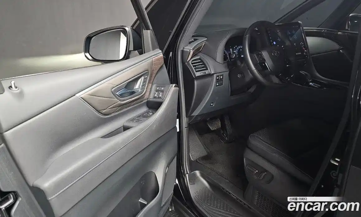 Toyota Alphard 2024 2.5 Автомат в Москве № 584569, фото 11