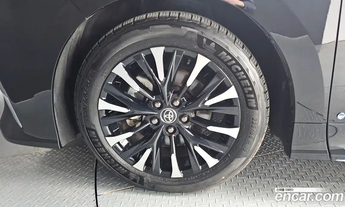 Toyota Alphard 2024 2.5 Автомат в Москве № 584569, фото 5