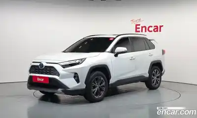 Toyota RAV4, 2024