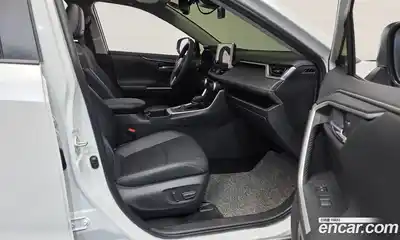 Toyota RAV4 2024 2.5 Автомат в Москве № 584580, миниатюра 11