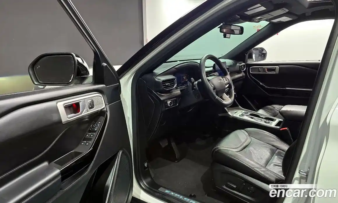 Ford Explorer 2023 3.0 Автомат в Москве № 584817, фото 11