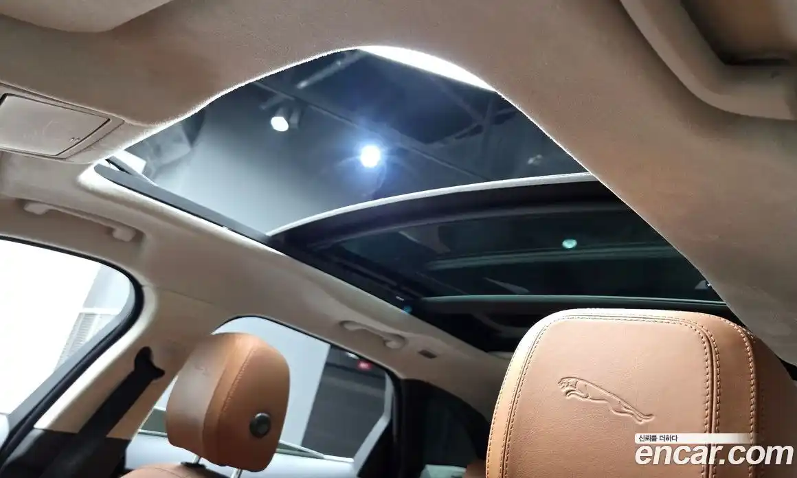 Jaguar F-Pace 2019 2.0 Автомат в Москве № 585310, фото 16