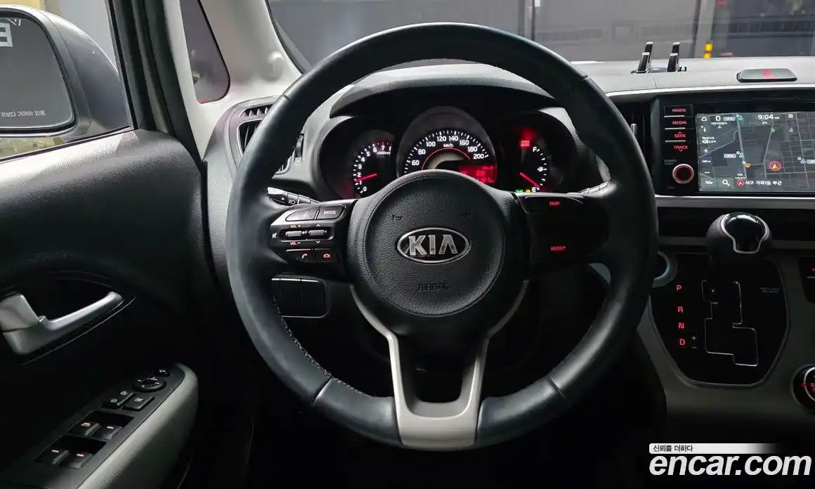 Kia Ray 2018 1.0 Автомат в Москве № 585940, фото 13